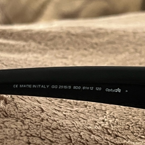 Authentic Gucci sunglasses. Perfect condition without any scratches or marks. - Picture 4 of 4